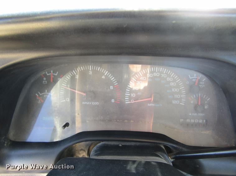 image for item DE6628 2000 Dodge Ram 2500 pickup truck