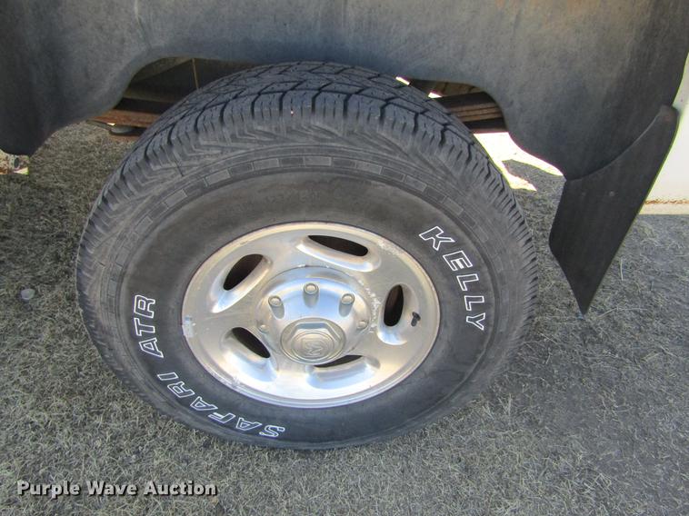 image for item DE6628 2000 Dodge Ram 2500 pickup truck