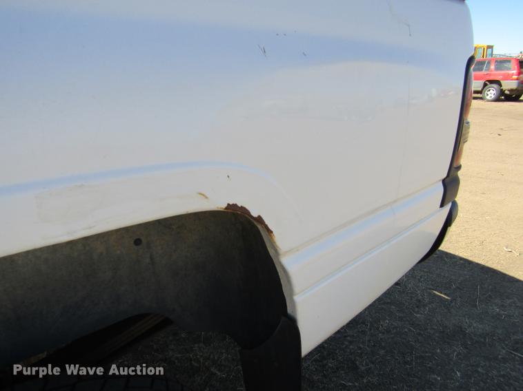 image for item DE6628 2000 Dodge Ram 2500 pickup truck