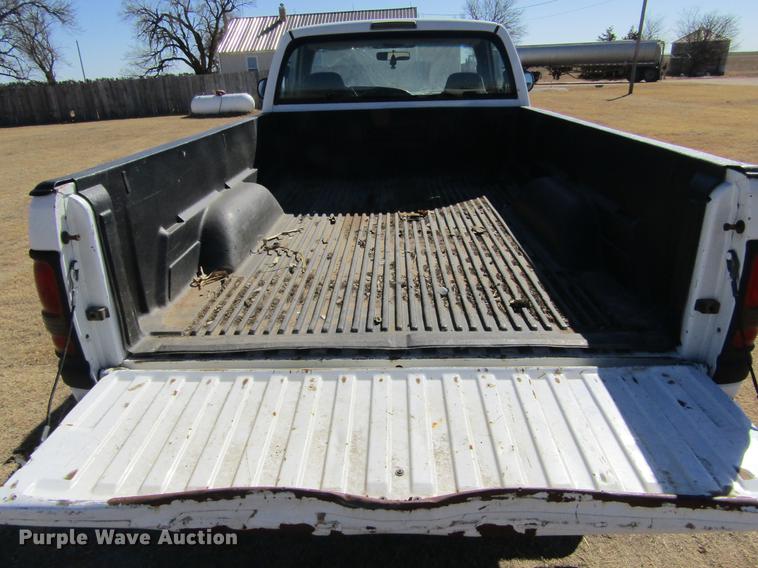 image for item DE6628 2000 Dodge Ram 2500 pickup truck