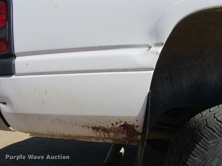 image for item DE6628 2000 Dodge Ram 2500 pickup truck