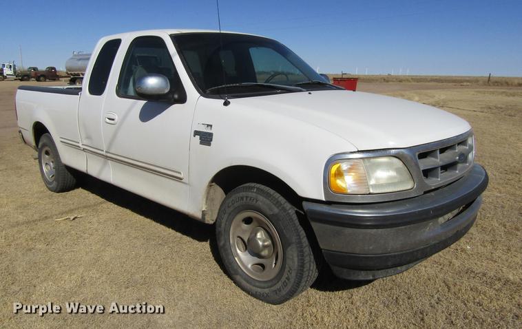 image for item DE6633 1998 Ford F150 XLT SuperCab pickup truck