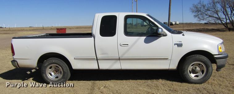 image for item DE6633 1998 Ford F150 XLT SuperCab pickup truck