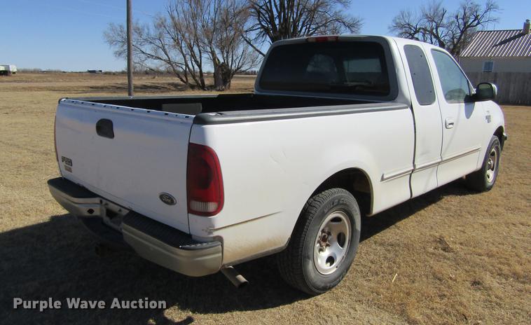 image for item DE6633 1998 Ford F150 XLT SuperCab pickup truck