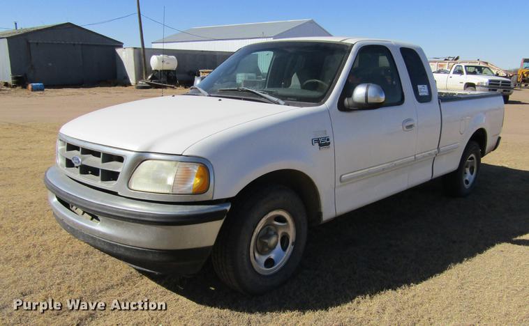 image for item DE6633 1998 Ford F150 XLT SuperCab pickup truck