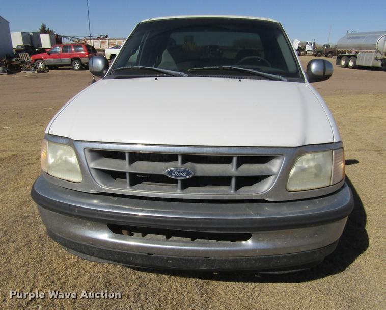 image for item DE6633 1998 Ford F150 XLT SuperCab pickup truck