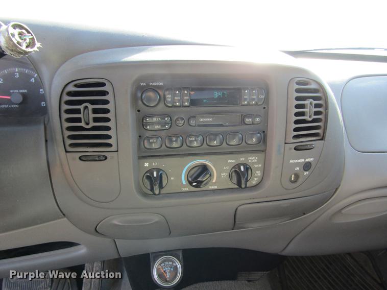 image for item DE6633 1998 Ford F150 XLT SuperCab pickup truck