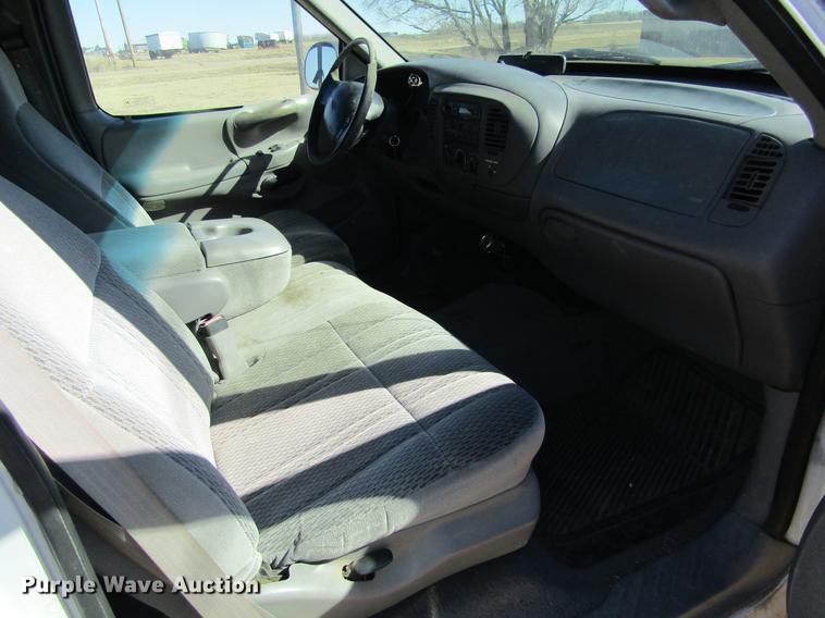 image for item DE6633 1998 Ford F150 XLT SuperCab pickup truck