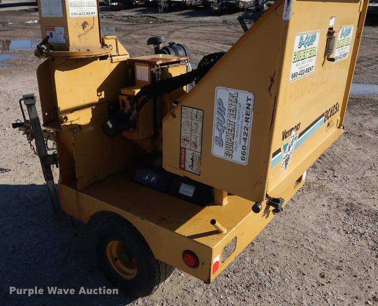 image for item DF3537 2003 Vermeer BC625A wood chipper