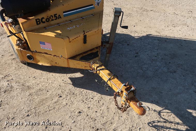 image for item DF3537 2003 Vermeer BC625A wood chipper