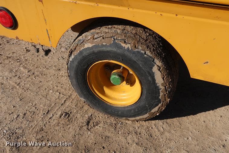 image for item DF3537 2003 Vermeer BC625A wood chipper