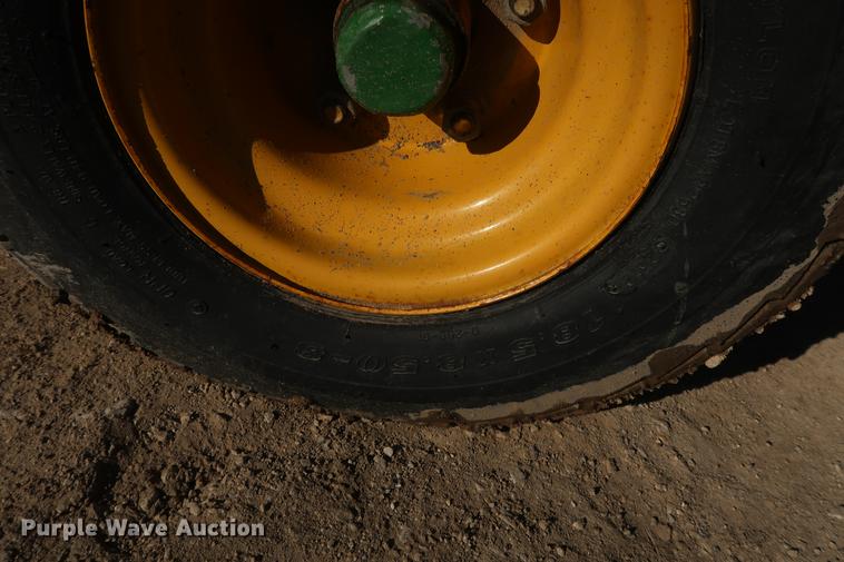 image for item DF3537 2003 Vermeer BC625A wood chipper