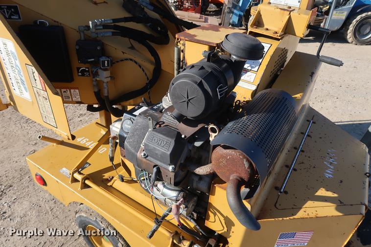 image for item DF3537 2003 Vermeer BC625A wood chipper