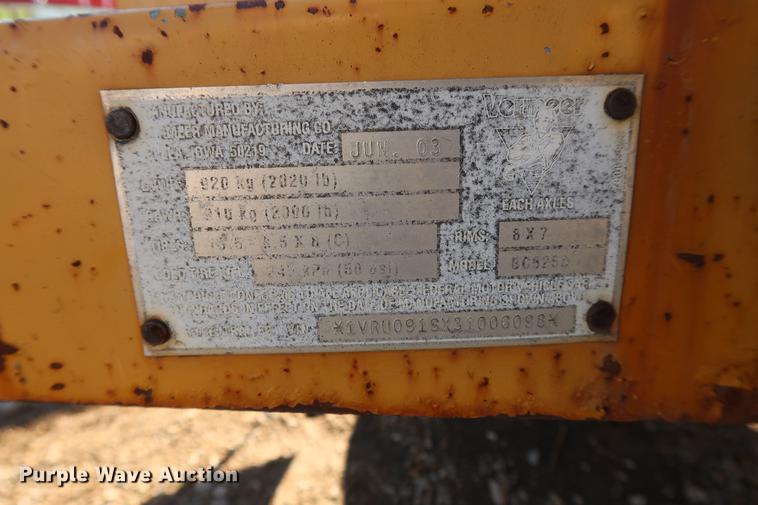 image for item DF3537 2003 Vermeer BC625A wood chipper