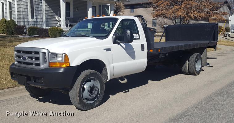 image for item DF3546 1999 Ford F450 Super Duty flatbed truck
