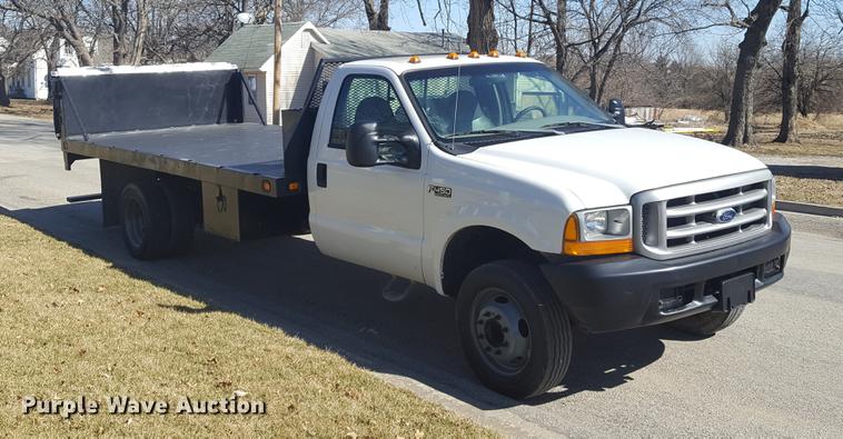 image for item DF3546 1999 Ford F450 Super Duty flatbed truck