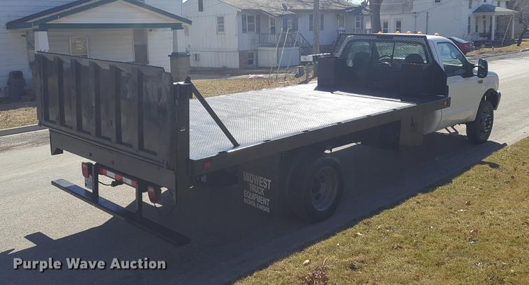image for item DF3546 1999 Ford F450 Super Duty flatbed truck