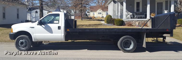 image for item DF3546 1999 Ford F450 Super Duty flatbed truck