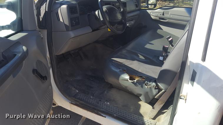 image for item DF3546 1999 Ford F450 Super Duty flatbed truck