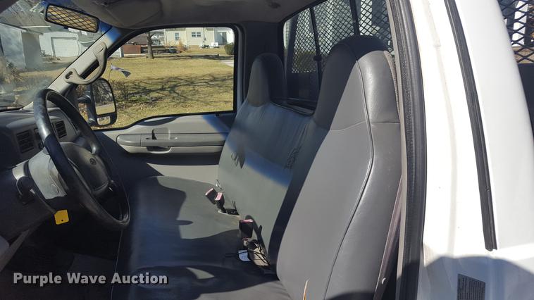 image for item DF3546 1999 Ford F450 Super Duty flatbed truck