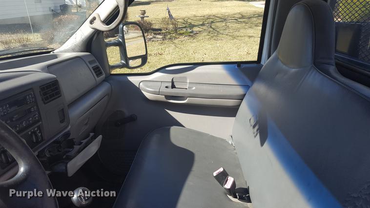 image for item DF3546 1999 Ford F450 Super Duty flatbed truck