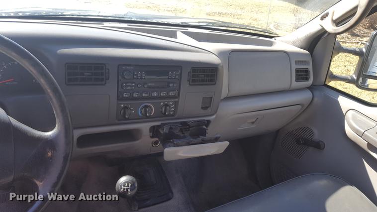 image for item DF3546 1999 Ford F450 Super Duty flatbed truck