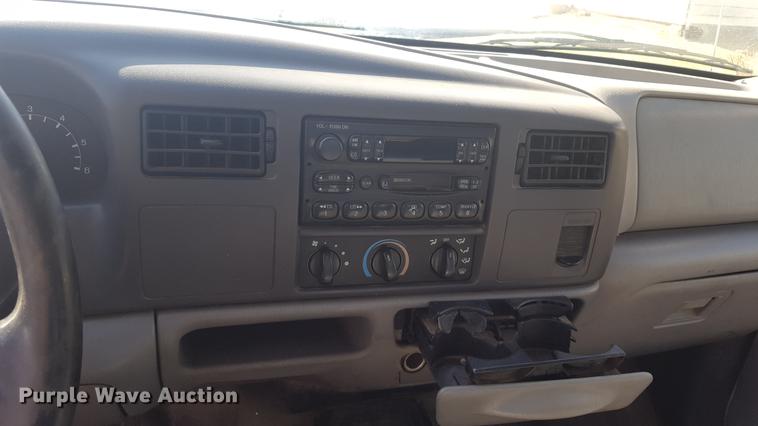 image for item DF3546 1999 Ford F450 Super Duty flatbed truck