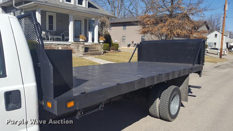 image for item DF3546 1999 Ford F450 Super Duty flatbed truck