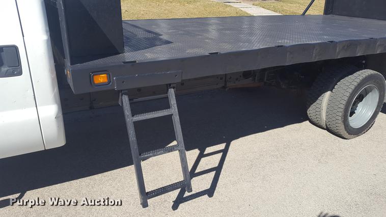 image for item DF3546 1999 Ford F450 Super Duty flatbed truck