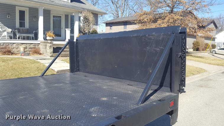 image for item DF3546 1999 Ford F450 Super Duty flatbed truck