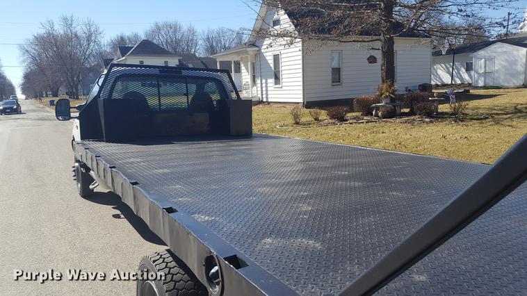 image for item DF3546 1999 Ford F450 Super Duty flatbed truck