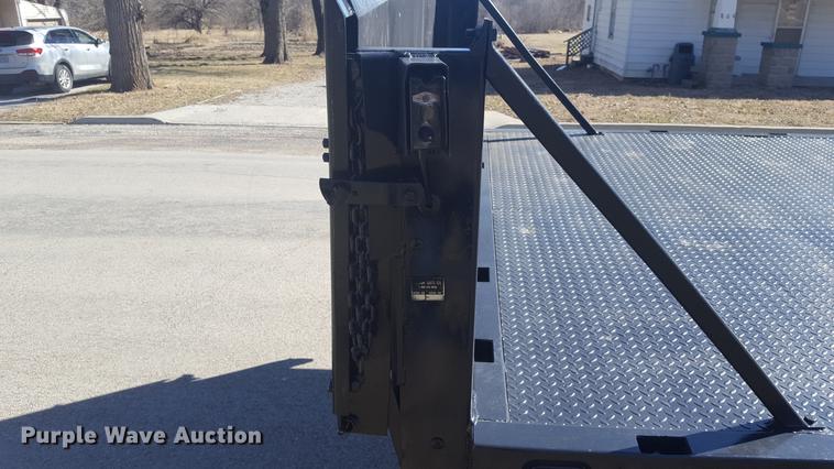 image for item DF3546 1999 Ford F450 Super Duty flatbed truck