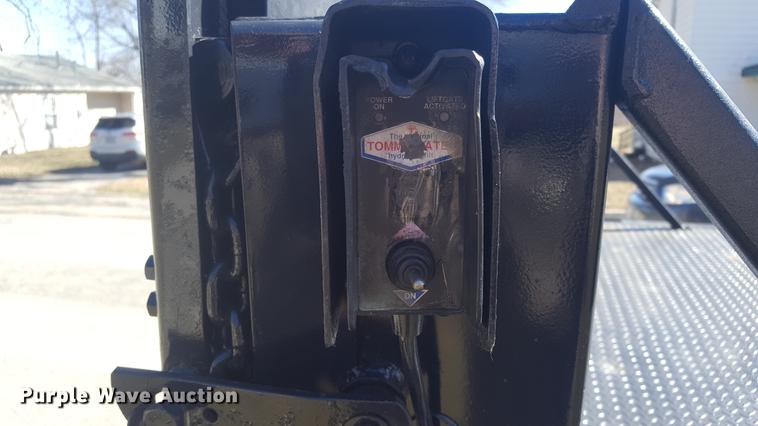 image for item DF3546 1999 Ford F450 Super Duty flatbed truck