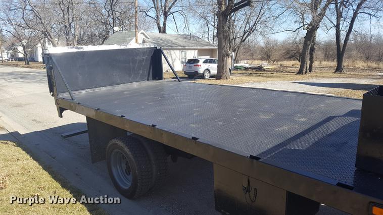image for item DF3546 1999 Ford F450 Super Duty flatbed truck