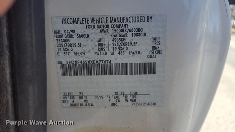 image for item DF3546 1999 Ford F450 Super Duty flatbed truck