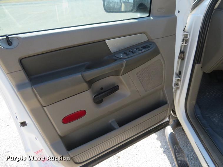 image for item DF9877 2007 Dodge Ram 3500 Quad Cab flatbed pickup truck