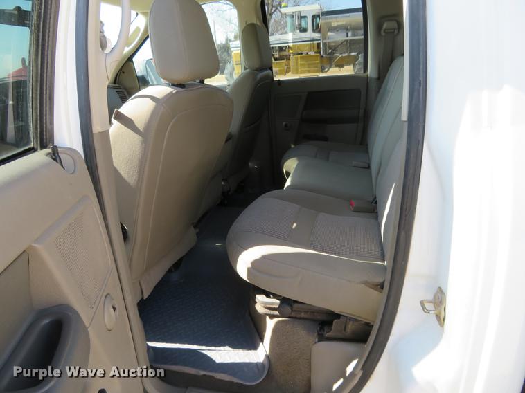 image for item DF9877 2007 Dodge Ram 3500 Quad Cab flatbed pickup truck