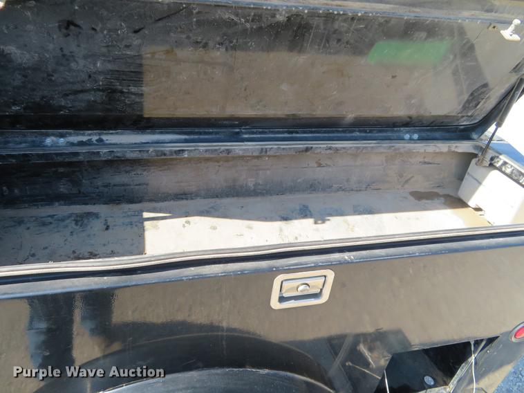 image for item DF9877 2007 Dodge Ram 3500 Quad Cab flatbed pickup truck