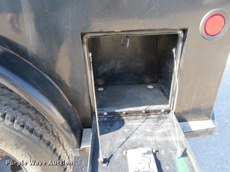 image for item DF9877 2007 Dodge Ram 3500 Quad Cab flatbed pickup truck