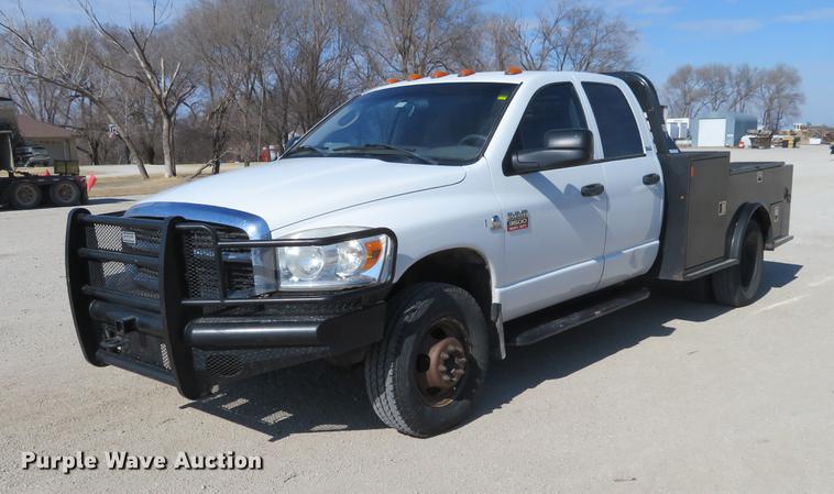 image for item DF9878 2008 Dodge Ram 3500 Quad Cab flatbed pickup truck