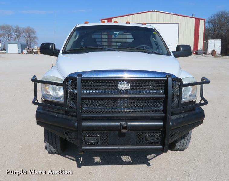 image for item DF9878 2008 Dodge Ram 3500 Quad Cab flatbed pickup truck
