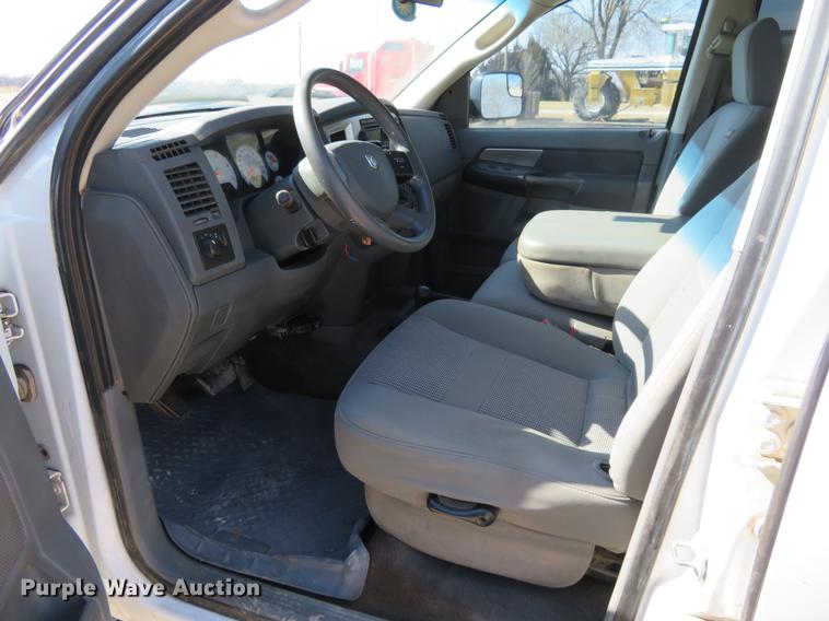 image for item DF9878 2008 Dodge Ram 3500 Quad Cab flatbed pickup truck