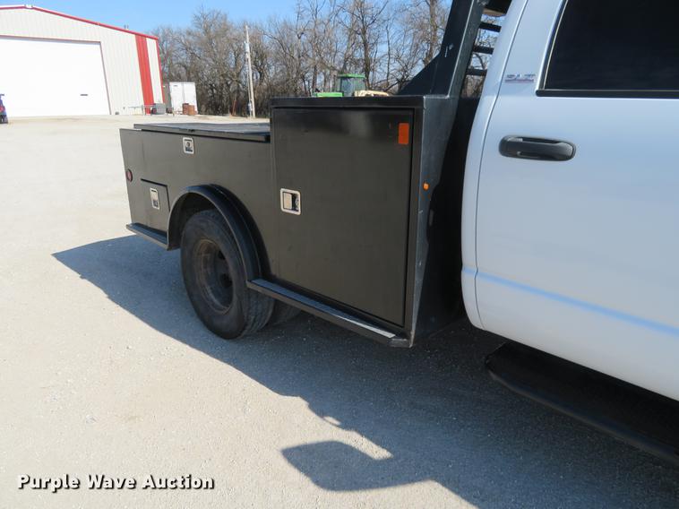 image for item DF9878 2008 Dodge Ram 3500 Quad Cab flatbed pickup truck