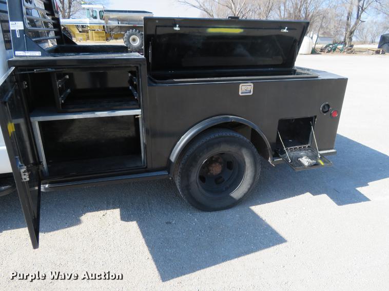 image for item DF9878 2008 Dodge Ram 3500 Quad Cab flatbed pickup truck