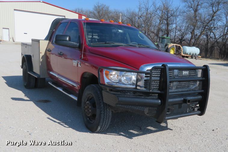 image for item DF9879 2008 Dodge Ram 3500 Quad Cab flatbed pickup truck