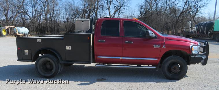 image for item DF9879 2008 Dodge Ram 3500 Quad Cab flatbed pickup truck