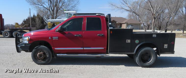 image for item DF9879 2008 Dodge Ram 3500 Quad Cab flatbed pickup truck
