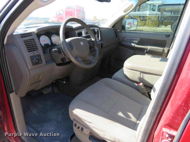 image for item DF9879 2008 Dodge Ram 3500 Quad Cab flatbed pickup truck