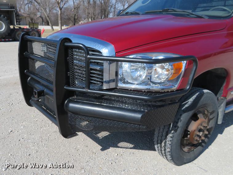 image for item DF9879 2008 Dodge Ram 3500 Quad Cab flatbed pickup truck