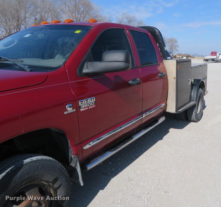 image for item DF9879 2008 Dodge Ram 3500 Quad Cab flatbed pickup truck